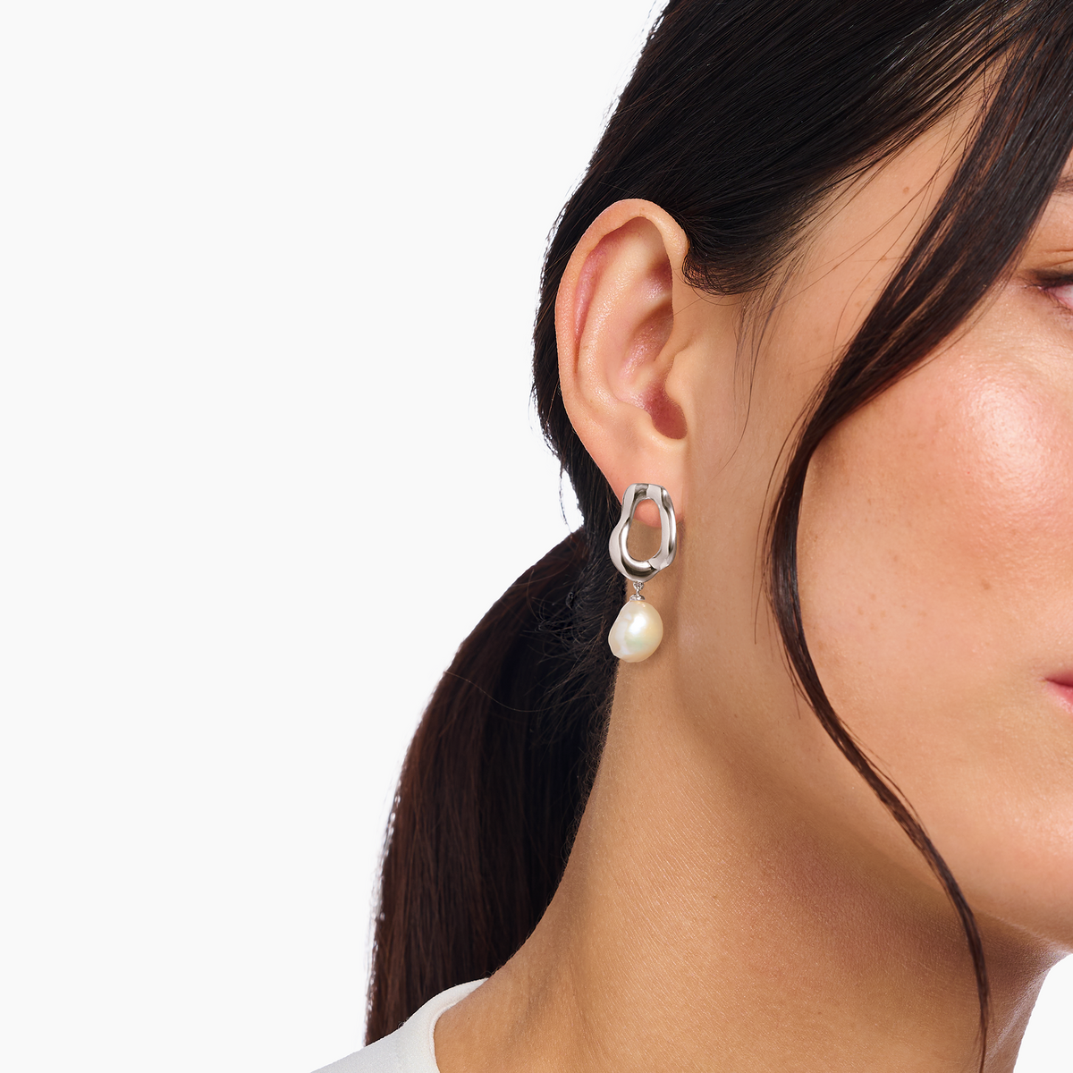 THOMAS SABO Stud Earrings with Freshwater Pearls in Silver